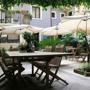 Casa Barbero Charme Aeroporto di Catania Fontana Rossa